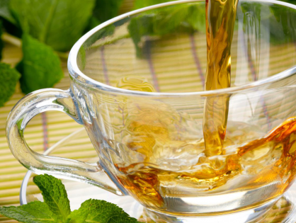 Yeşil Çayın Sağlık Yararları ve Yan Etkileri Üzerindeki Araştırmaları İnceliyoruz